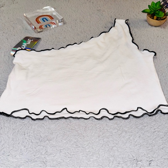 Romwe lettuce trim one shoulder top - Picture 5 of 6